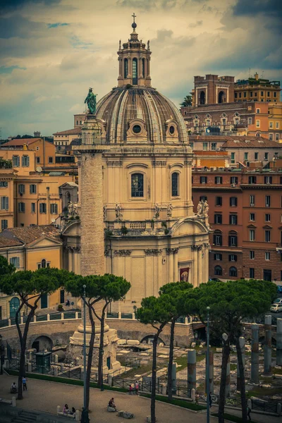 På gatorna i Rom under sommaren. Italien. — Stockfoto