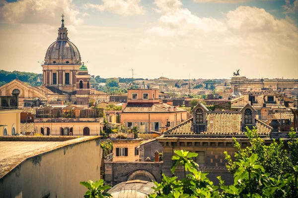 Dans les rues de Rome en été. Italie . — Photo