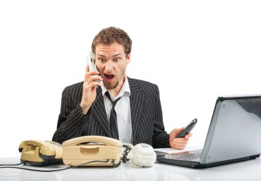 Patron telefonda konuşurken duygusal