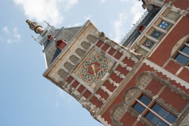 Amsterdam Merkez İstasyonu'na