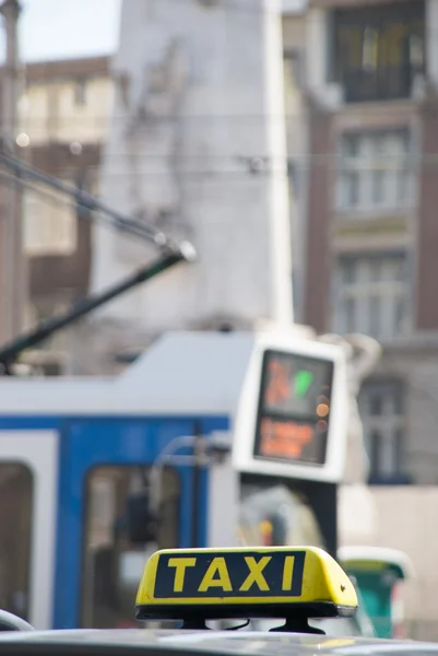 Taxi in Amsterdam — Stockfoto