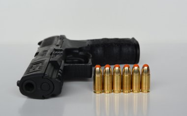 Hollanda polisi, Walther P99q yeni silah.