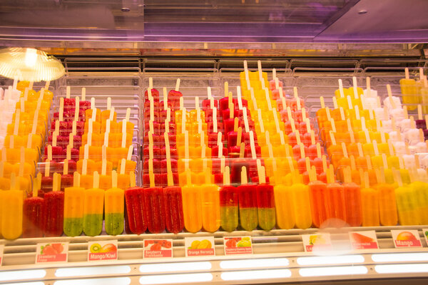 мороженое на палочке