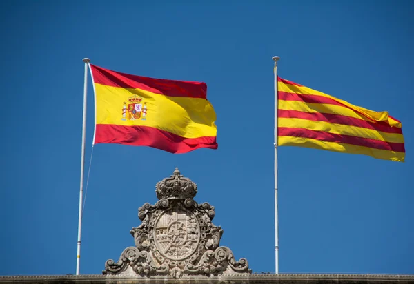 İspanyol ve Katalan bayrağını
