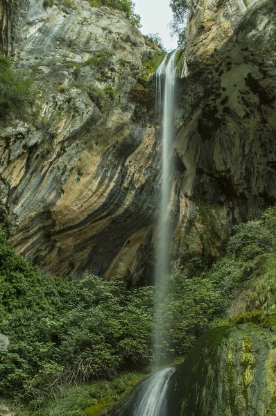 Wasserfall in der Provence — Stockfoto