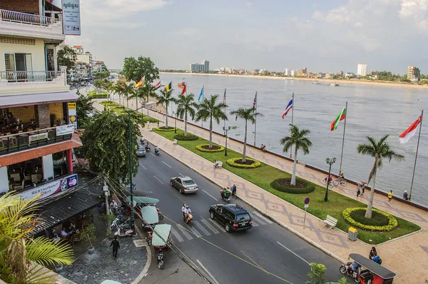 Phnom Penh riverside — Stock Photo, Image