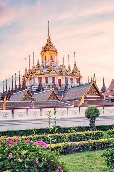 Wat Ratchanatdaram Called Iron Temple Bangkok City Thailand — стоковое фото