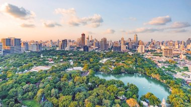 Akşamları Bangkok şehrinin hava manzarası, Tayland