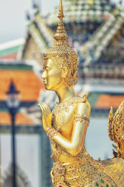 Zümrüt Buda Tapınağı Bangkok grand palace'altın kinnara heykeli