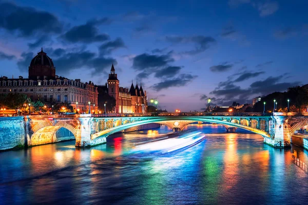 Paris Gün Batımında Seine Nehri — Stok fotoğraf