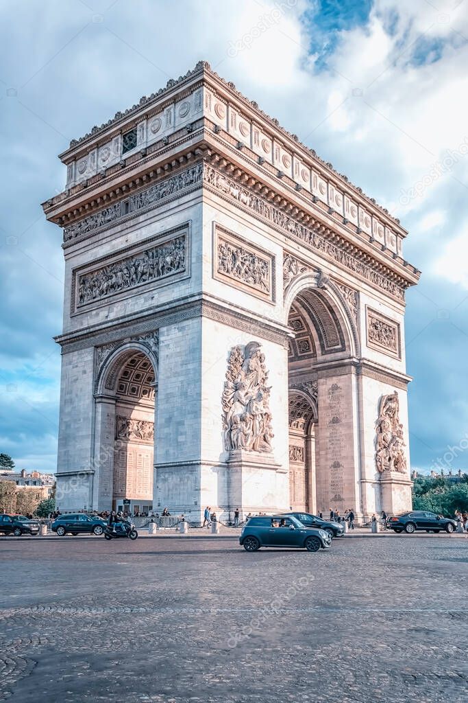Arc De Triomphe in Paris in daytime