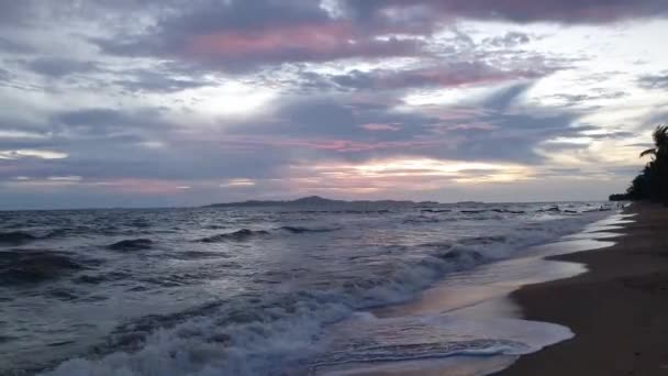 Ηλιοβασίλεμα Στην Παραλία Jomtien Πατάγια Ταϊλάνδη — Αρχείο Βίντεο