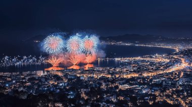 Fransız Rivierası üzerindeki Cannes şehri.