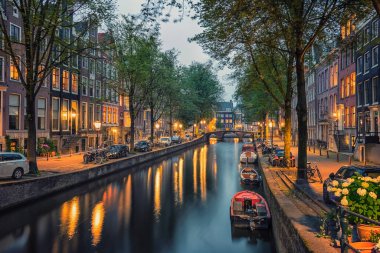 Akşamları Amsterdam, Hollanda