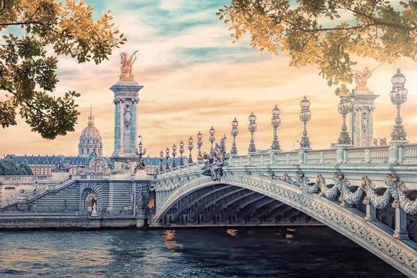 Alexandre Iii Híd Párizsban Naplementekor — Stock Fotó