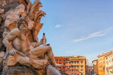 Roma 'daki Navona Meydanı' nın mimarisi.