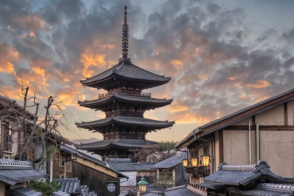 Yasaka Pagoda in the evening, Kyoto, Japan