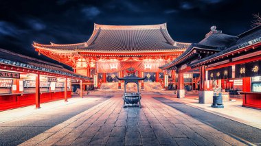 Senso-Ji pagoda ve Japonya 'daki tapınak.