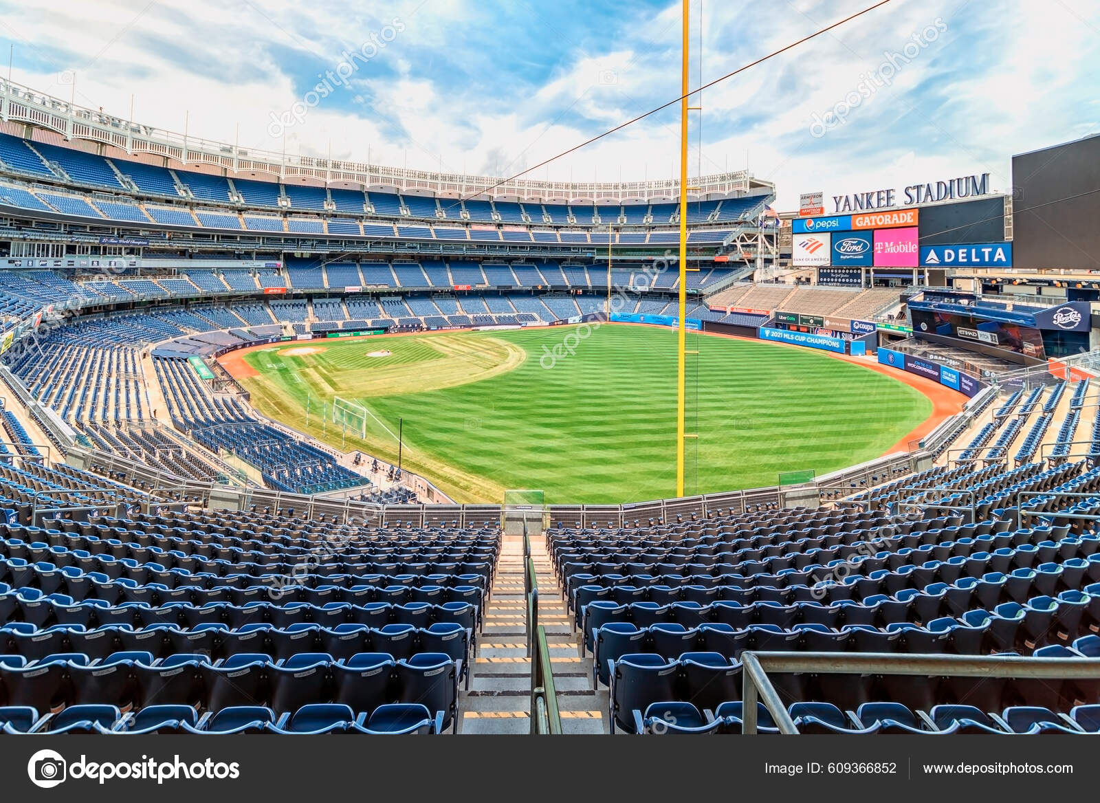 Yankee Stadium Located Bronx New York City — Foto editorial de stock