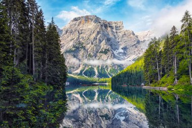 Lago di Braies - Pragser Wildsee, Güney Tyrol, İtalya