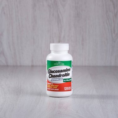 Kamyanets-Podilskyi, Ukrayna - 23 Ocak 2022: 21 Yüzyıl, Glukozamin Chondroitin Gelişmiş, 120 Tablet
