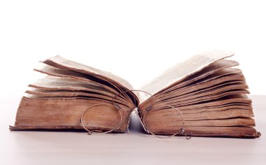 yaşlı hikaye kitabı