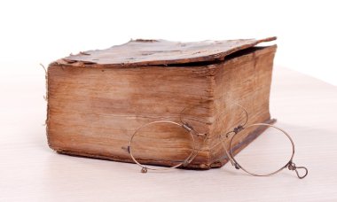 yaşlı hikaye kitabı