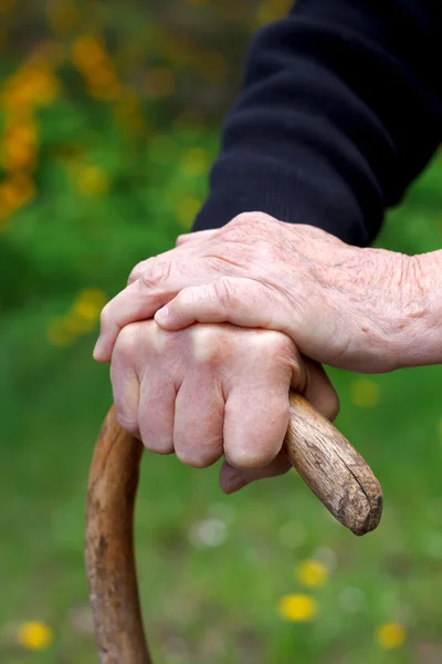 Faltige Hände — Stockfoto