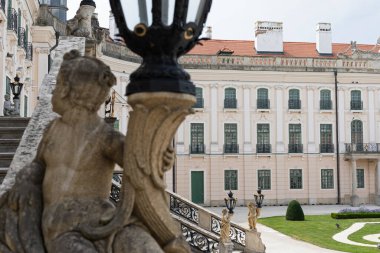 Macaristan 'ın Fertod kentindeki ünlü Esterhazy Kalesi' nin resmi