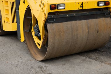 İnşaat cihazının resmini kapat, sarı damga.