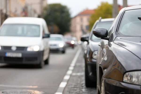 Close Foto Carros Pista Estacionamento Centro Cluj Napoca — Fotografia de Stock