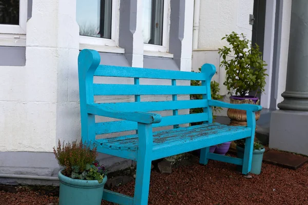 Photo Vieux Banc Bleu Pot Fleurs Devant Une Maison — Photo