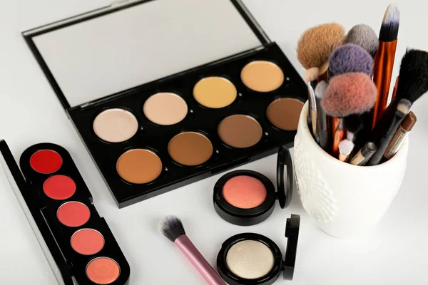 Image Rapprochée Des Produits Accessoires Maquillage Palette Contours Pinceaux Sur — Photo