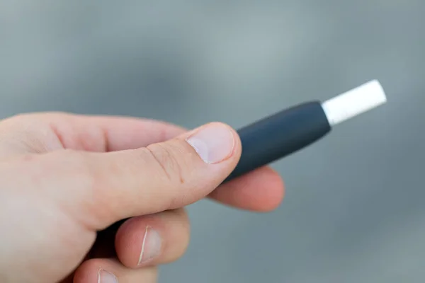 Bild Mans Hand Som Håller Elektrisk Cigarett — Stockfoto