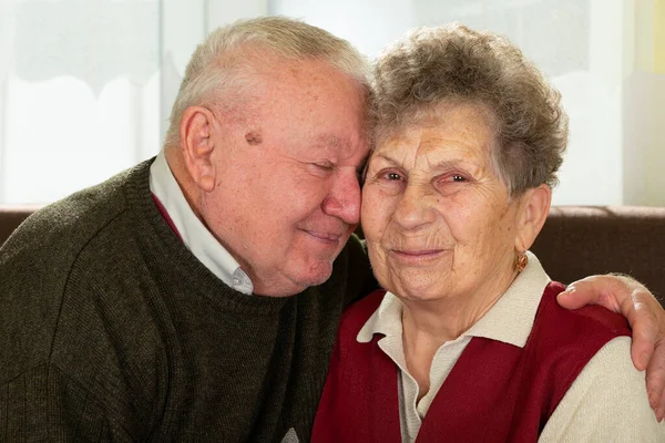 Imagen Una Alegre Feliz Pareja Ancianos Casa — Foto de Stock