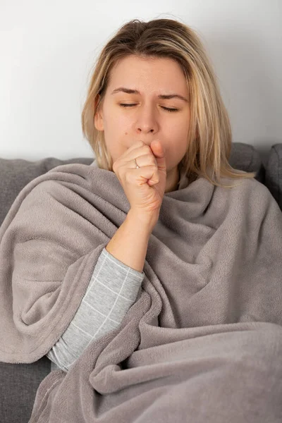 Young Woman Seasonal Flu Having Headache Fever Lying Sofa Wrapped — Stock Photo, Image