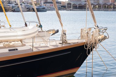 Valencia limanında tekneli iskele resmi, İspanya Avrupa 'da seyahat hedefi. 