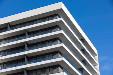 Romanya 'nın Cluj- Napoca kentindeki yeni yerleşim bölgesi - İnşaatta düz bloklar  