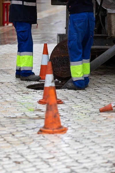 Drain Cleaning Sewage Truck Pumping Out Contaminated Wate — Stock Photo, Image