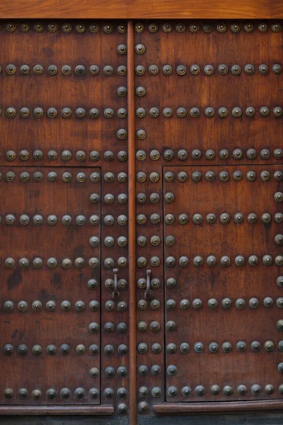 Zdjęcie Starych Zabytkowych Drzwi Dębu — Zdjęcie stockowe