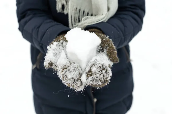 Picture Woman Hand Making Snowballs — ストック写真