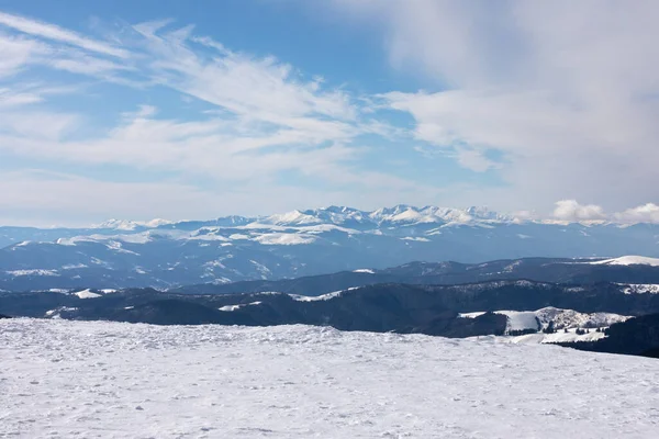 Snowy Carpathian Mountains Cliffs Romania — Stock fotografie