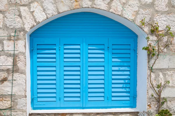 Закрыть Фотографию Традиционного Хорватского Окна Дома Стоковое Изображение