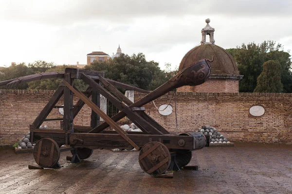 Picture Wooden Medieval Catapult Imagem De Stock