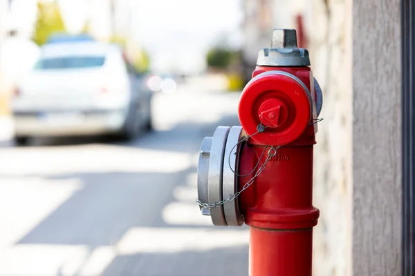人行道上红色消防栓的特写图片 — 图库照片