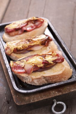 pastırma bruschetta