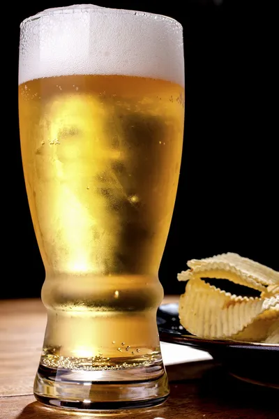 Beer and chips. — Stock Photo, Image