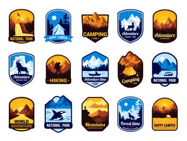 Çizgi film macera çıkartması. Orman ve göl kenarındaki kulübe ile birlikte yaz kampı eski rozeti. Doğa yolculuğu ve keşif amblemi. Seyahat ve yürüyüş. Açık hava eğlencesi. Vektör kampı yaması ayarlandı