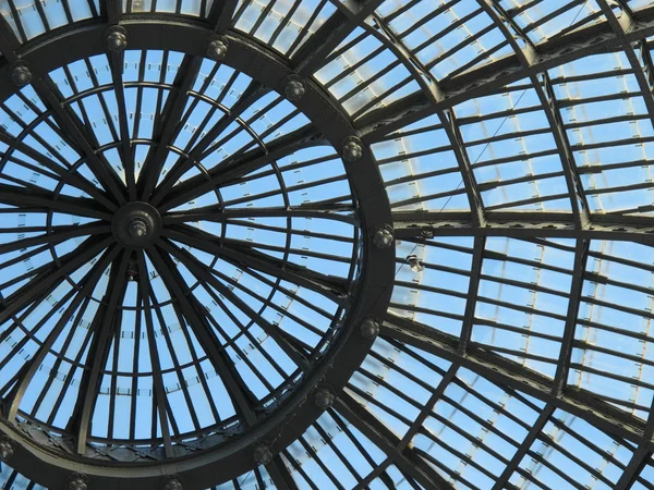 ガレ リア ・ ウンベルトの天井はナポリの。イタリア — ストック写真