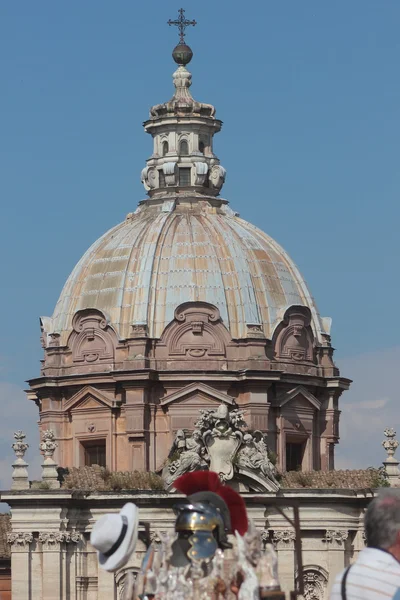 Hedgear met colosseum in achtergrond — Stockfoto